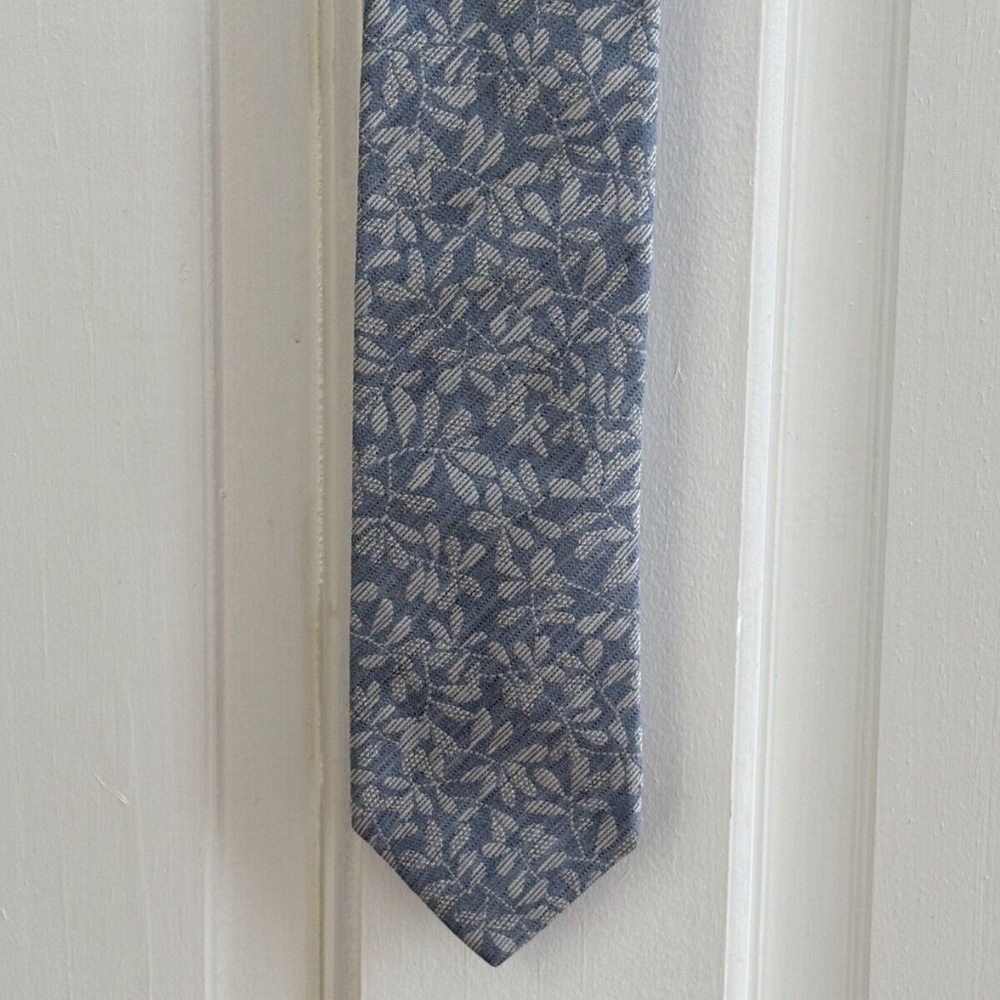Altea - Mens Necktie - 100% Cotton - Blue Flower - Modern 2.75" - NEW / NWT